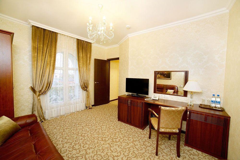 Villa Marina Hotel Krasnodar Bagian luar foto